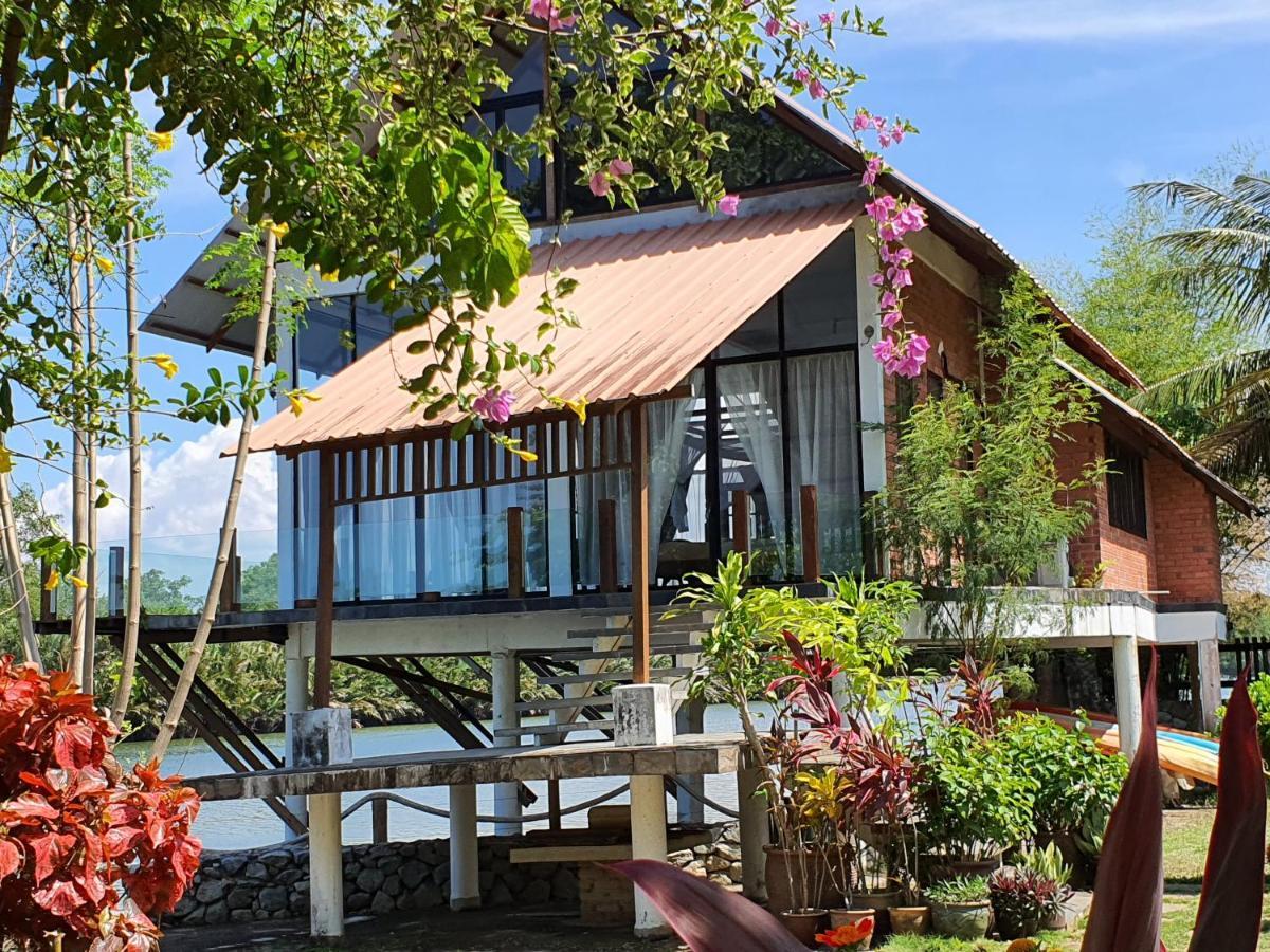 Homestay Ala Riverview Lodge Kota Bharu Bagian luar foto